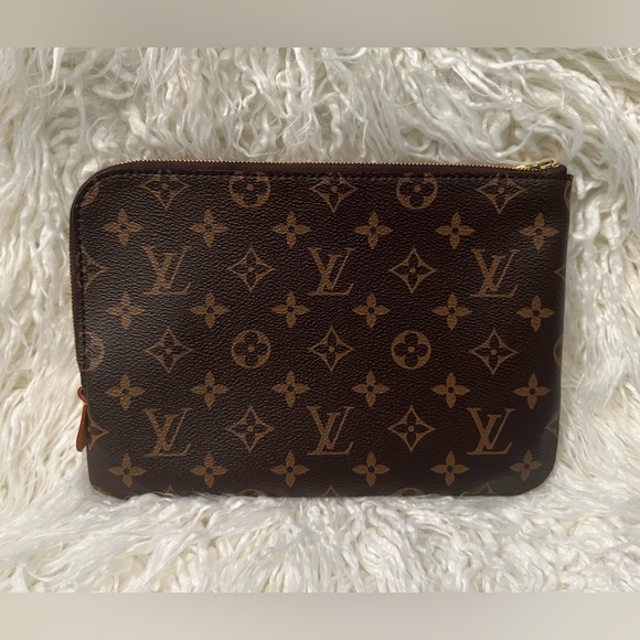 Louis Vuitton Monogram Etui Voyage PM Pouch - Picture 3 of 12